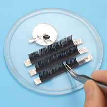 Load image into Gallery viewer, Silicone Gel Individual Eyelash Extensions Tray Beauty Salons Eyelash Holder Pad for False Eye Lash Stands Forehead

